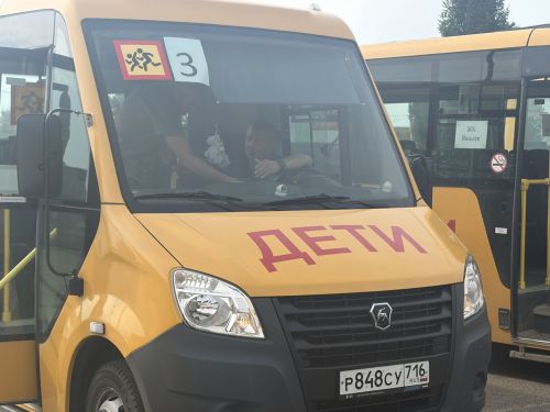В Пестрецах проверили служебные машины и школьные автобусы