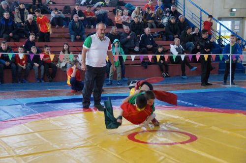 Турнир по национальной борьбе