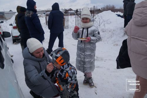 Турнир по хоккею в валенках в селе Чита