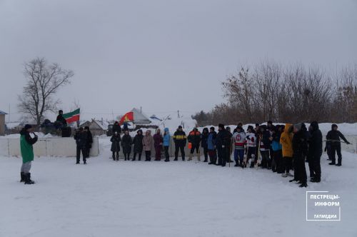 Турнир по хоккею в валенках в селе Чита