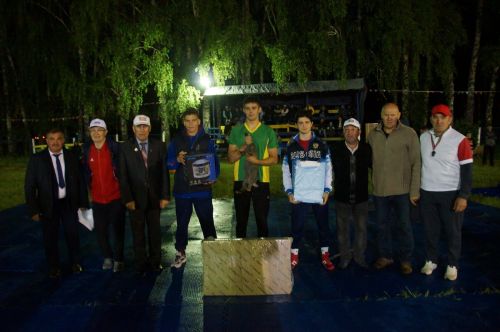 Симек в Янцеварах