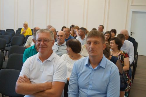 В большом зале администрации состоялось торжественное собрание, посвященное Дню физкультурника