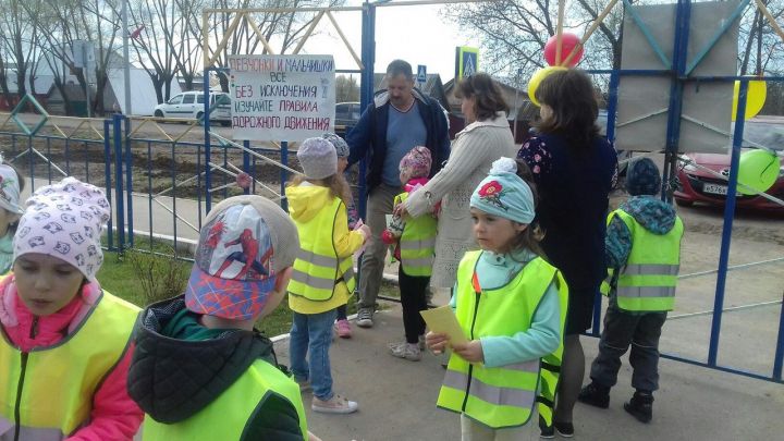 Воспитанники пестречинского детского сада «Колокольчик» стали юными инспекторами дорожного движения