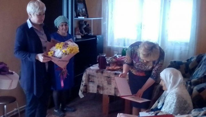 Жительница деревни Иске Юрт отпраздновала 90-летний юбилей