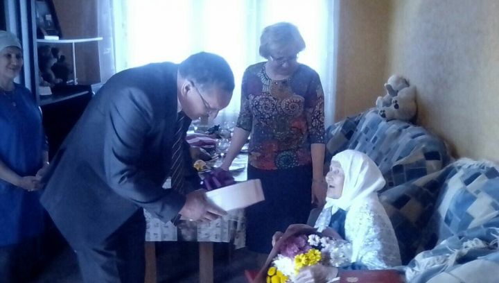 Жительница деревни Иске Юрт отпраздновала 90-летний юбилей