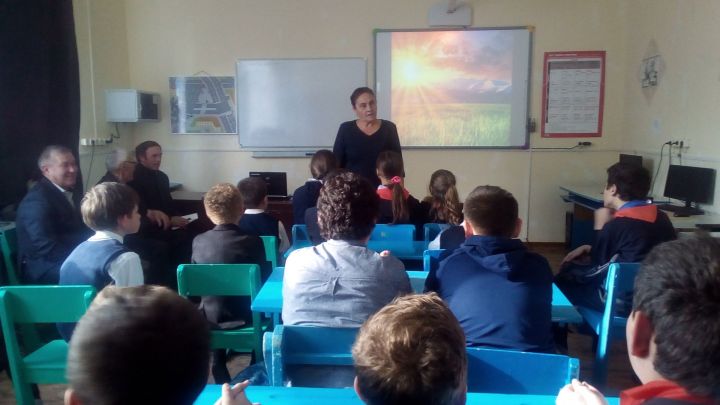В Кряш-Сердинской школе прошел парламентский урок