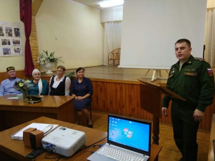 В Шалинской школе Пестречинского района прошла встреча с офицером Российской армии