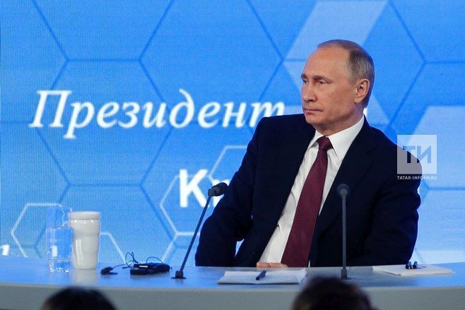 Путин вдвое сократил срок решения о выдаче материнского капитала