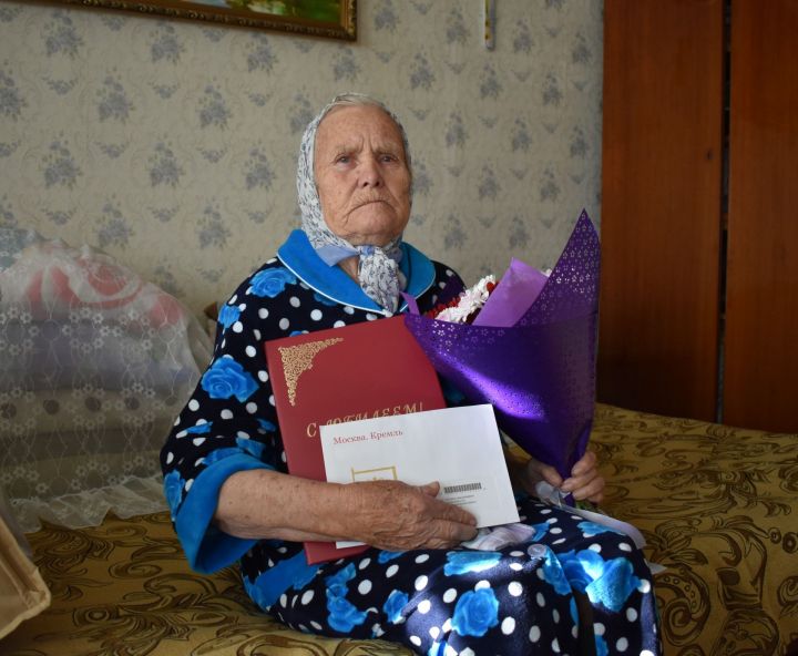 Свой девяностый День рождения отметила жительница села Пановка Татьяна Васильевна Воробьева