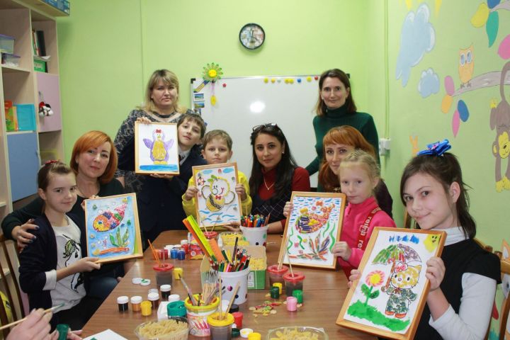 В центре «Забота» Пестречинского района провели мастер-класс «МакаРОЛЛи»