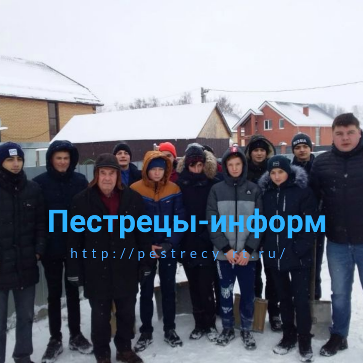 Добровольцы Кощаковской школы помогают ветерану Великой Отечественной с уборкой снега