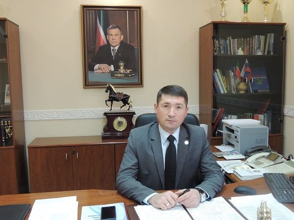Поздравление главы Пестречинского муниципального района И.М.Кашапова с Днем работника местного самоуправления