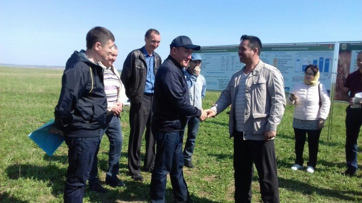 Министр сельского хозяйства и продовольствия РТ Марат Ахметов оценил ход посевной кампании в Пестречинском районе с высоты птичьего полета