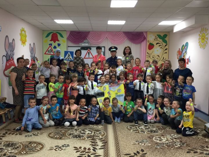 В детских сада Пестречинского района продолжает проходить акция “Засветись!”
