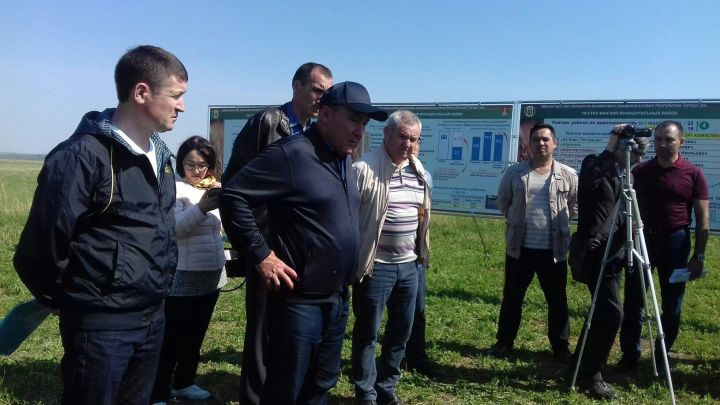 Министр сельского хозяйства и продовольствия РТ Марат Ахметов оценил ход посевной кампании в Пестречинском районе с высоты птичьего полета