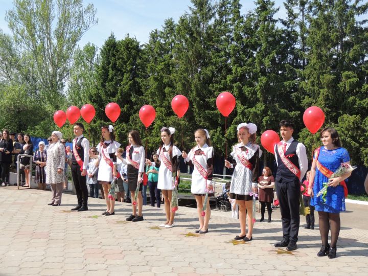 В школах Пестречинского района сегодня прозвенел последний звонок