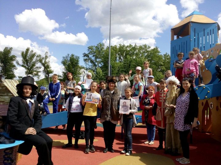 В Кощаковском парке прошла литературно-игровая программа “Пушкинский парк”