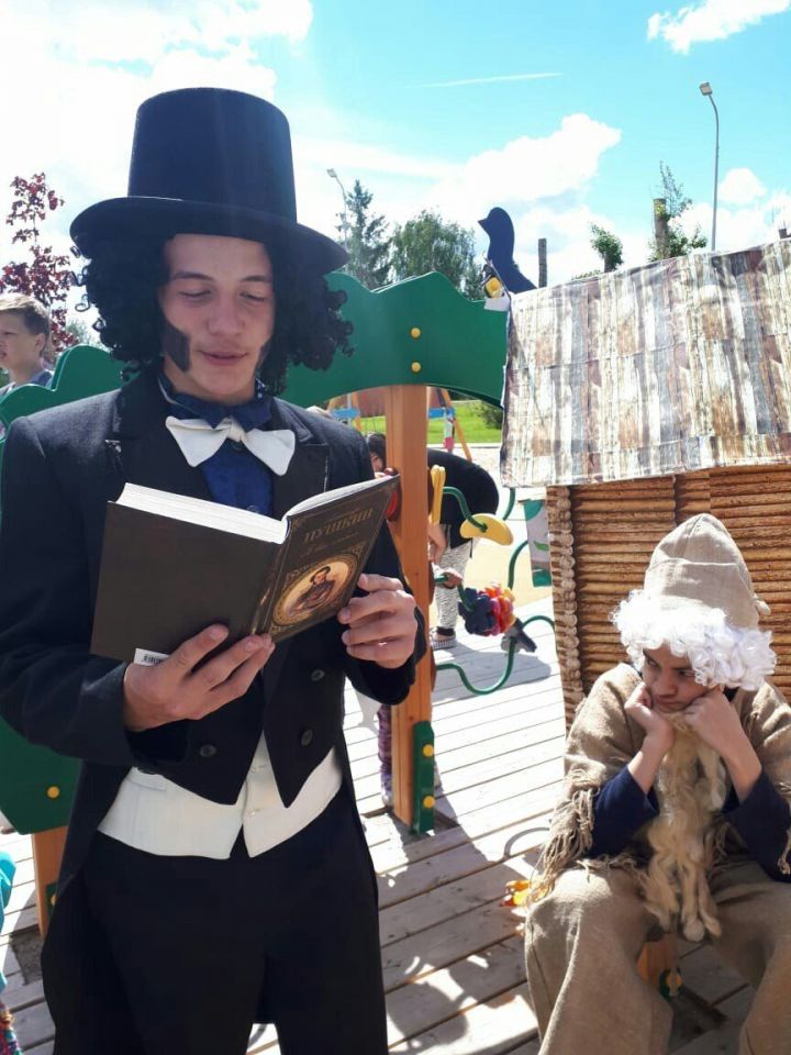 В Кощаковском парке прошла литературно-игровая программа “Пушкинский парк”