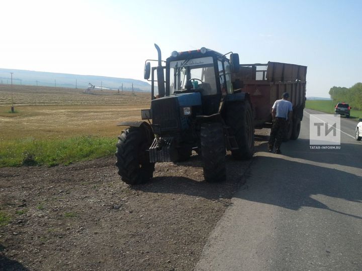 В Татарстане два человека пострадали в аварии с трактором
