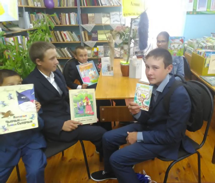 В Читинской библиотеке Пестречинского района организовали книжную выставку