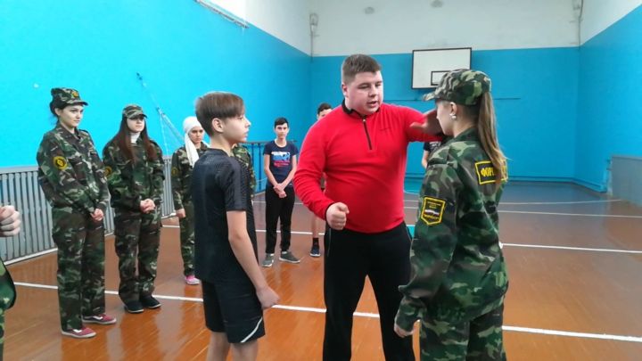 Кощаковские школьники учатся метать гранаты