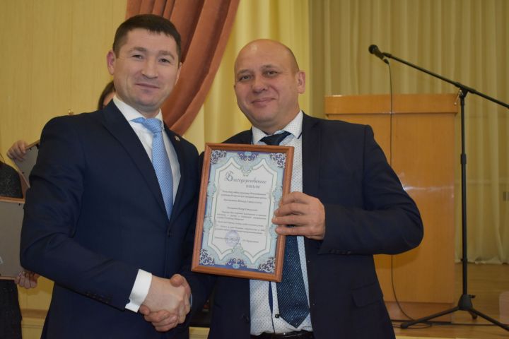 Глава Пестречинского района вручил спортсменам денежные призы