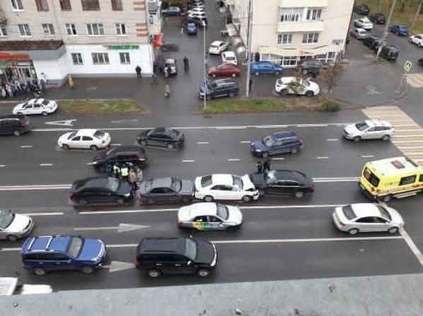 В центре Казани произошло массовое ДТП с участием шести машин