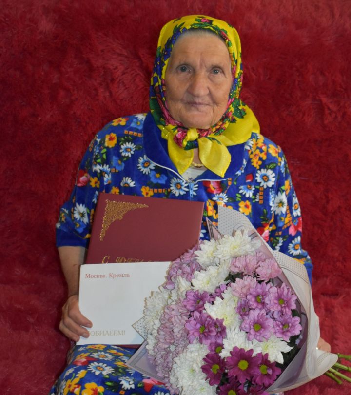 Свой 90-летний юбилей сегодня отмечает Елизавета Акиловна Анисимова, жительница деревни Шихазда