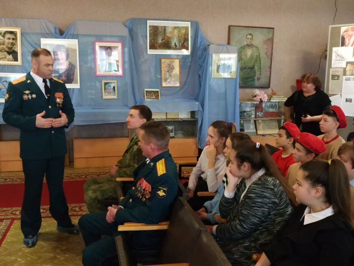 Пестречинские юнармейцы встретились с ветеранами боевых действий