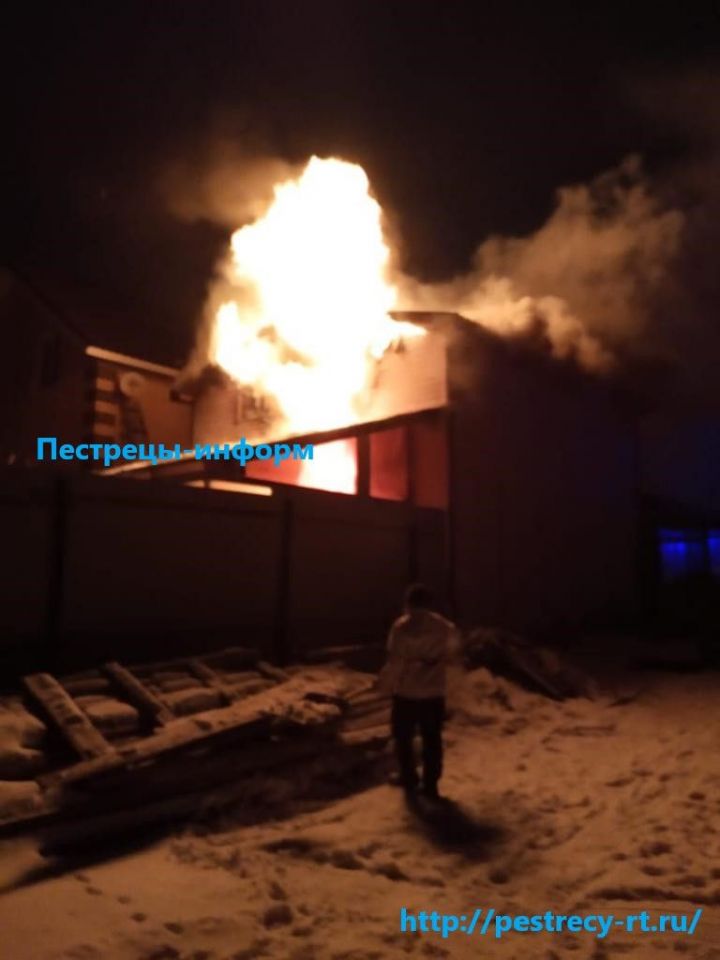 В селе Барановка Кощаковского сельского поселения случился пожар