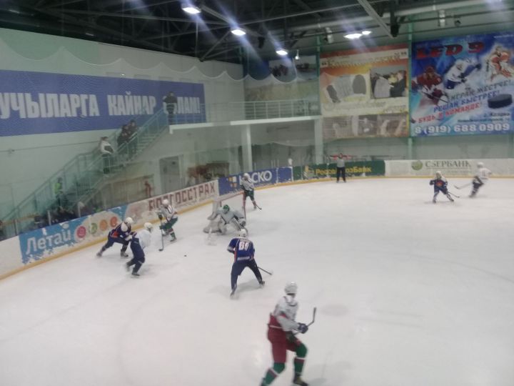 Известные  хоккеисты-ветераны республики сыграли  на льду Пестречинского ледового дворца