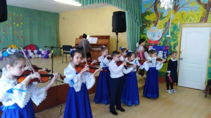 Воспитанники Пестречинской ДШИ выступили на новогоднем концерте