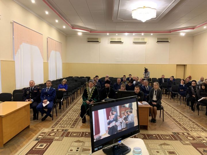 В Пестречинском районе состоялось итоговое совместное заседание комиссии по координации работы по противодействию коррупции