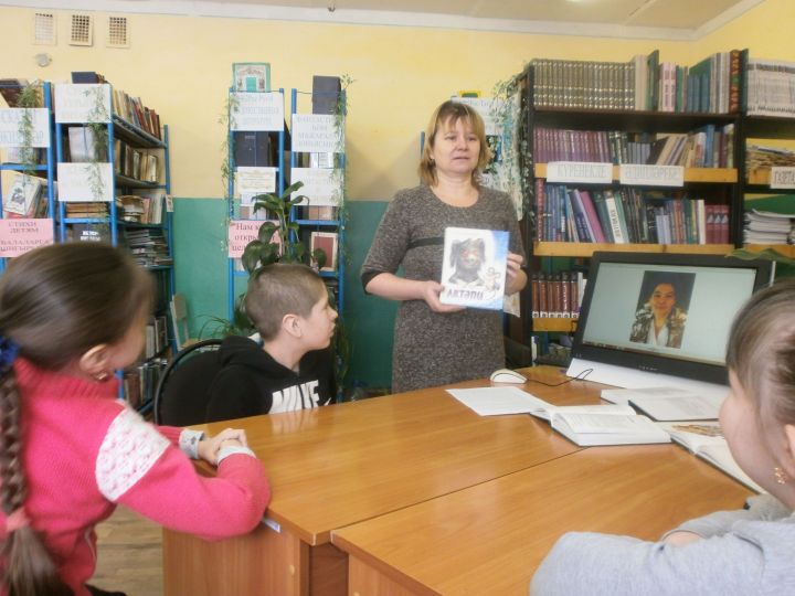 В Кобяковской сельской библиотеке провели вечер-элегию " Курай моңлы әкиятче апа "
