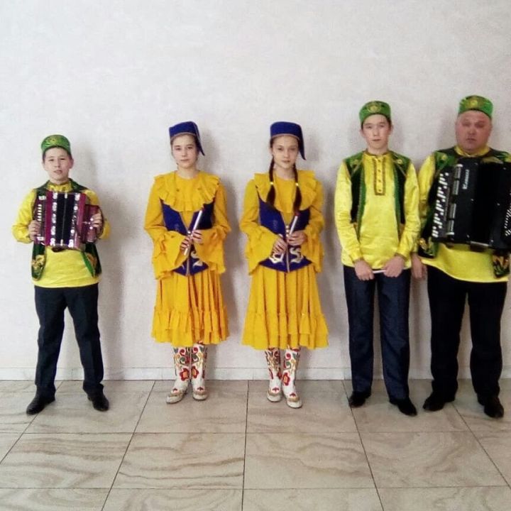Ансамбль кураистов Пестречинского района участвовал в фестивале «Многозвучный Татарстан»