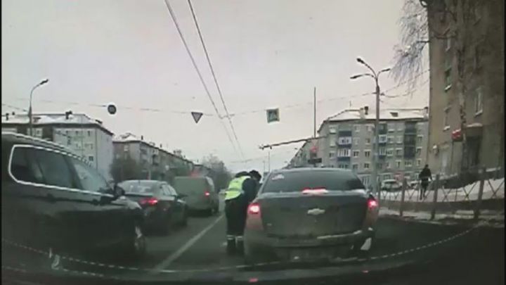 Покалечивший инспектора ДПС в Казани водитель иномарки был судим за грабежи, кражи и изнасилование