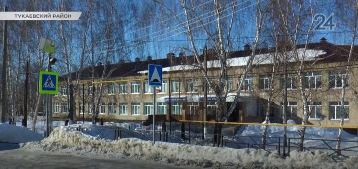 В Татарстане в интернет «слили» интимные фото завуча одной из школ