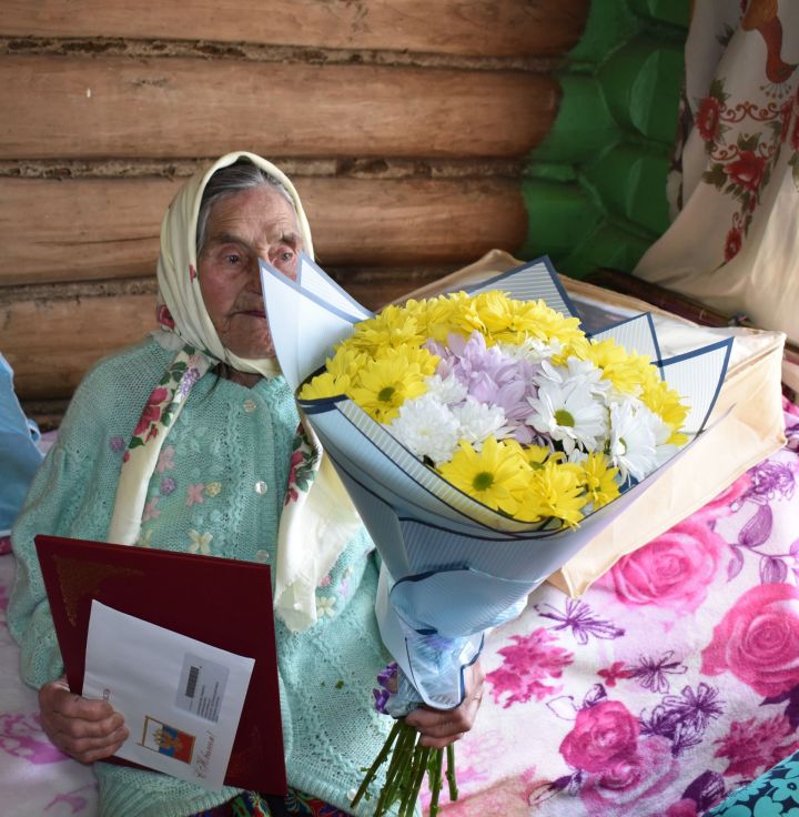 Коренная жительница деревни Иске-Юрт отметила свое 90-летие 