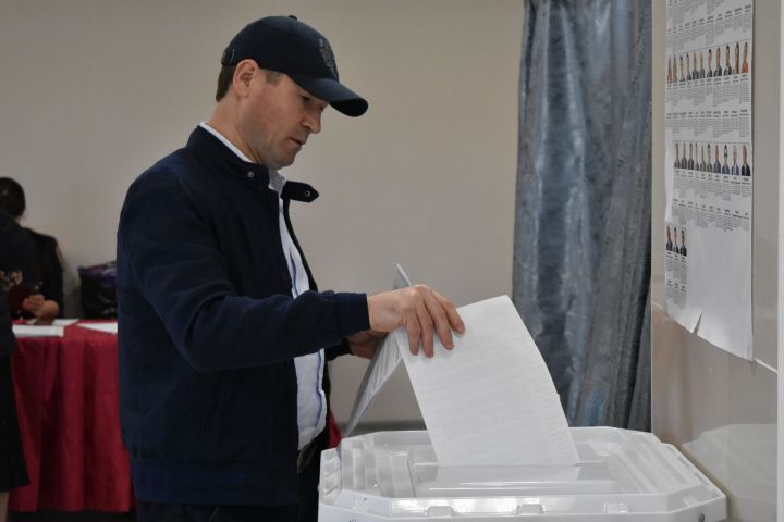 Глава Пестречинского района Ильхам Кашапов принял участие в предварительном голосовании