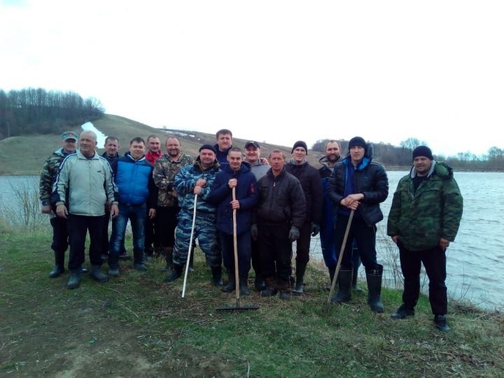 Неравнодушные жители села Кощаково провели экологическую акцию «Чистый берег» 