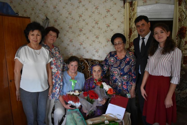 В Пестречинском районе с 90- летием поздравляют Марию Тихоновну Широкову