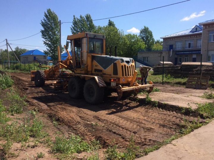 На территории Кулаевского детского сада проводятся работы по благоустройству