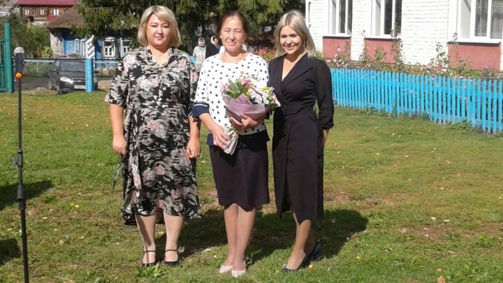 Учитель Кряш-Сердинской школы удостоена высокой награды