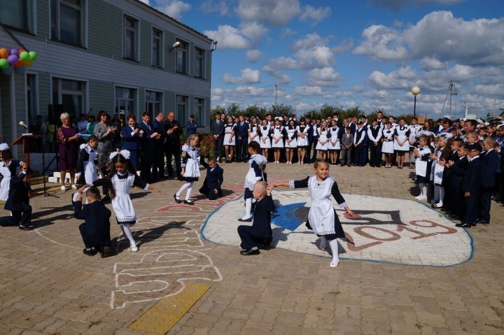 В Пестречинских школах прошли торжественные линейки ко Дню знаний