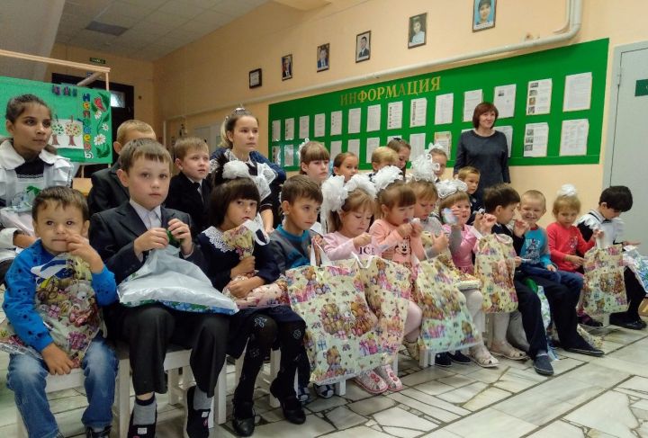 Сотрудники Пестречинского отдела МВД наведались к детям в приют «Шатлык»
