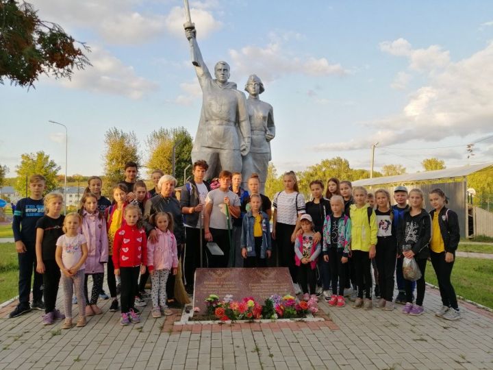 Юные кощаковцы участвовали в акции и почтили память тех, кто защищал нашу Родину