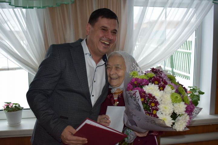 Сегодня свой 90- летний юбилей празднует жительница Пестречинского района Галима Ахметзянова