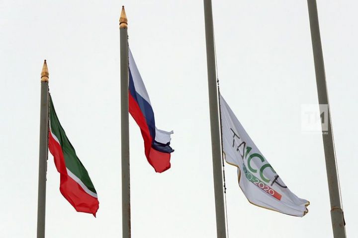 Над столичным Кремлем РТ с сегодняшнего дня развивается юбилейный флаг 100-летия ТАССР