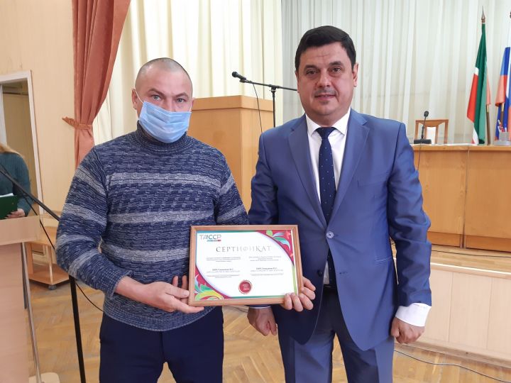 Пестречинцев наградили сертификатами 100-летия ТАССР