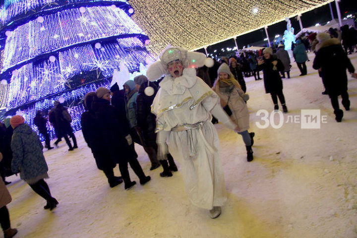 Россияне готовы отдыхать во время предстоящих новогодних праздников меньше положенного